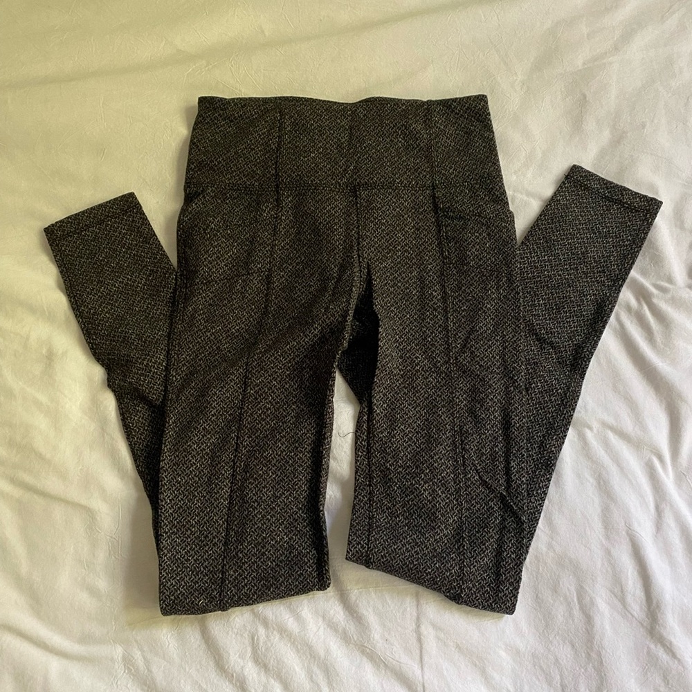 Athleta grey and black high waisted leggings with pockets